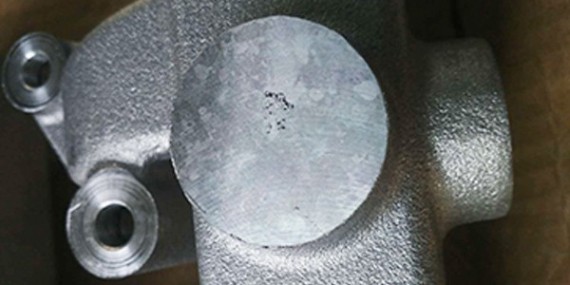 锌合金铸件砂眼缺陷，使用铝质修补剂可轻松修复