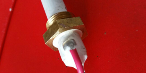 汇瑞耐高温AB胶帮助客户解决陶瓷管和铜螺丝粘接问题