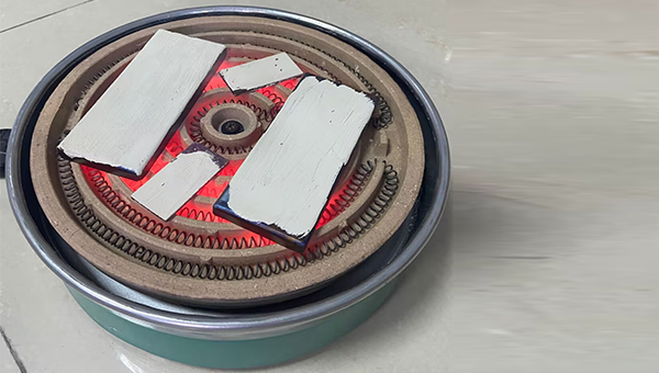 高温胶，高温胶达到多少度就会熔化胶层？