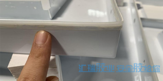 广东硅胶胶水厂家帮助卫浴公司解决硅胶条包金属的粘接问题
