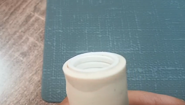 硅胶热硫化胶水，固态硅胶包PP塑料用什么胶水粘接牢固?