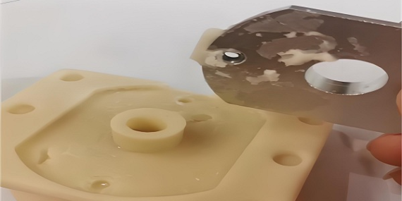 硅胶和铝片用什么胶水粘接牢固？