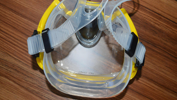 液态硅胶包PC，HR-326硅胶包PC胶水解决硅胶潜水镜液态硅胶包PC粘接不牢问题