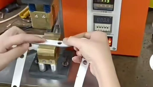 HR-318热粘硅胶胶水