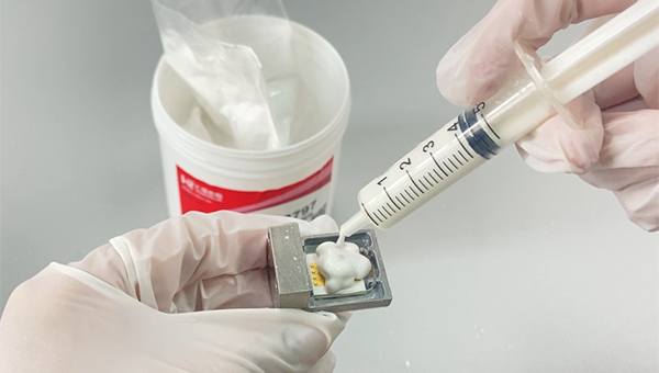 耐1000度高温胶HR-8797，电器调节器具粘结，耐1000度高温胶HR-8797用于电器调节器具粘结效果如何？