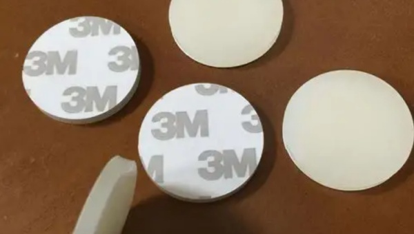 发泡硅胶粘3M双面胶，硅胶胶水，发泡硅胶贴3M双面胶附着力不好怎么办?