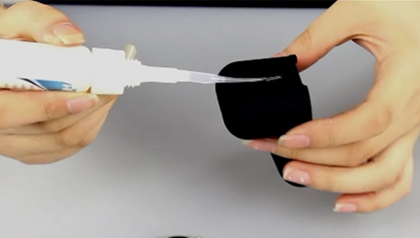 502胶水粘硅胶，502胶水能粘硅胶不？